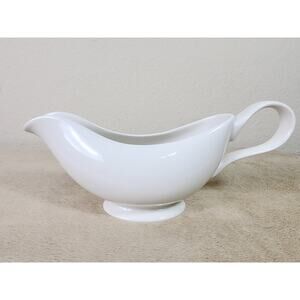 Martha Stewart Gravy Boat Sauceboat Bowl Pitcher White Porcelain Dinnerware